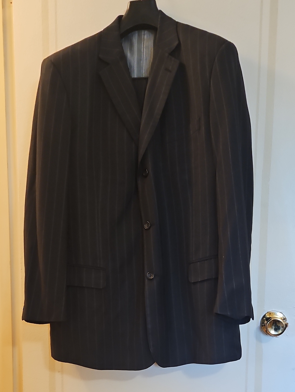 Men's Charcoal Gray Caravelli Pinstripe Tailored 3 Button 3-piece Suit, 42R